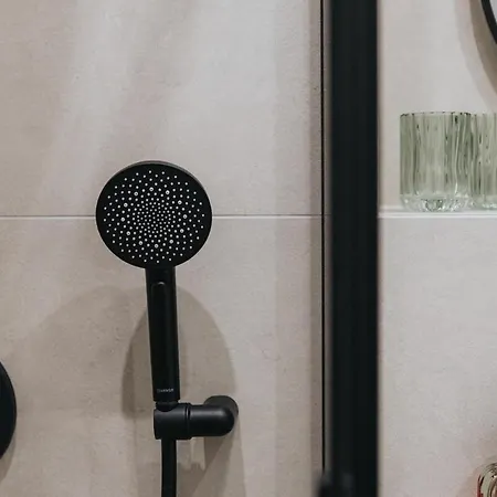 Designer Loft Retreat In Center Pressburg