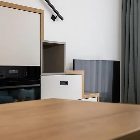 Designer Loft Retreat In Center